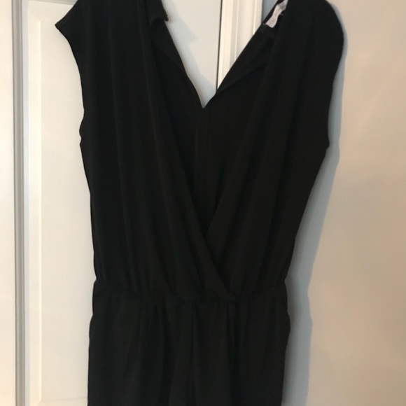 BCBG Black sleeveless romper - Picture 4 of 4